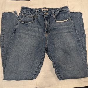 Good American Blue Skinny Jeans distressed frayed hem
